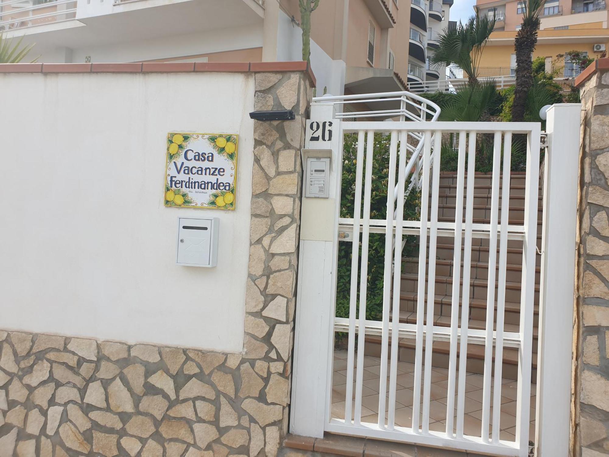 Casa Vacanze Ferdinandea ชากกา ภายนอก รูปภาพ