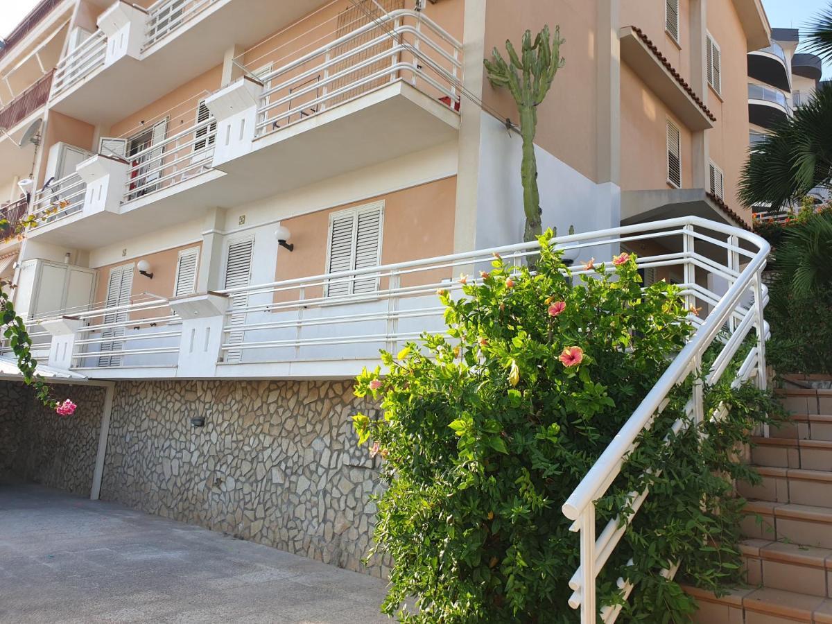 Casa Vacanze Ferdinandea ชากกา ภายนอก รูปภาพ
