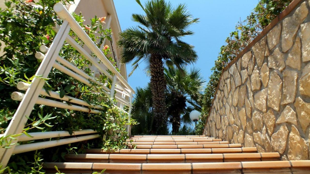 Casa Vacanze Ferdinandea ชากกา ภายนอก รูปภาพ